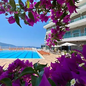 toto-residence-apartments-with-sea-view.albaniahotels.org/
